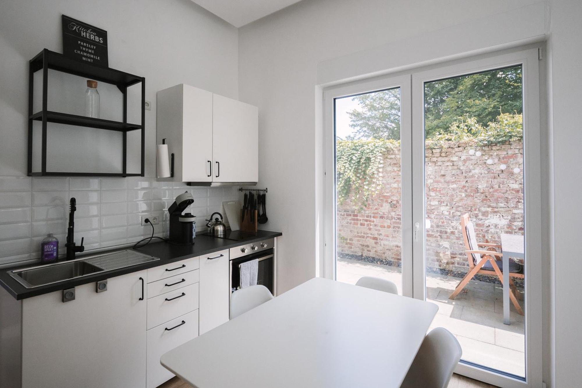 Schoene, Moderne Wohnung Mit Grosszuegiger Terasse Essen Exterior foto